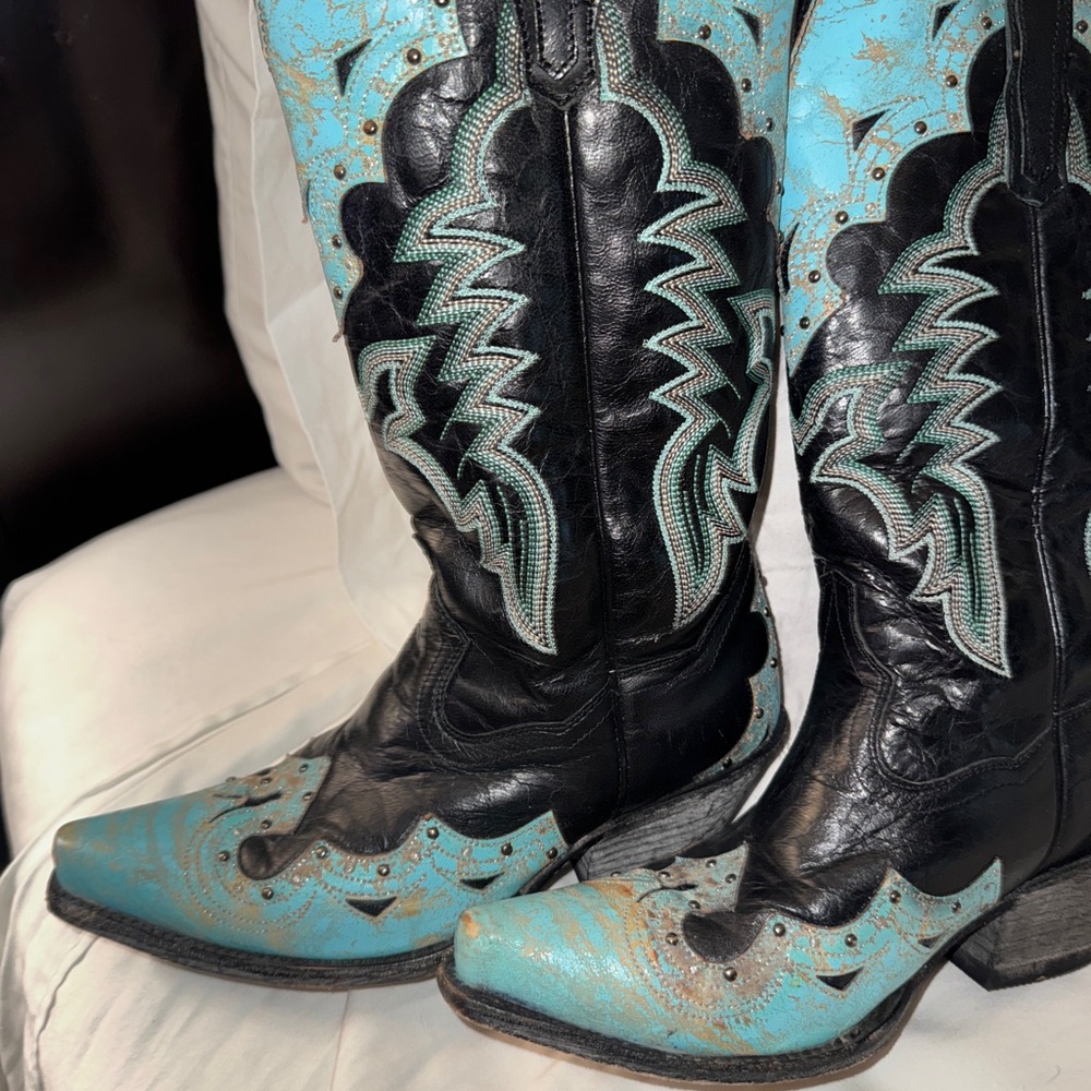 Turquoise and Black Western Boots